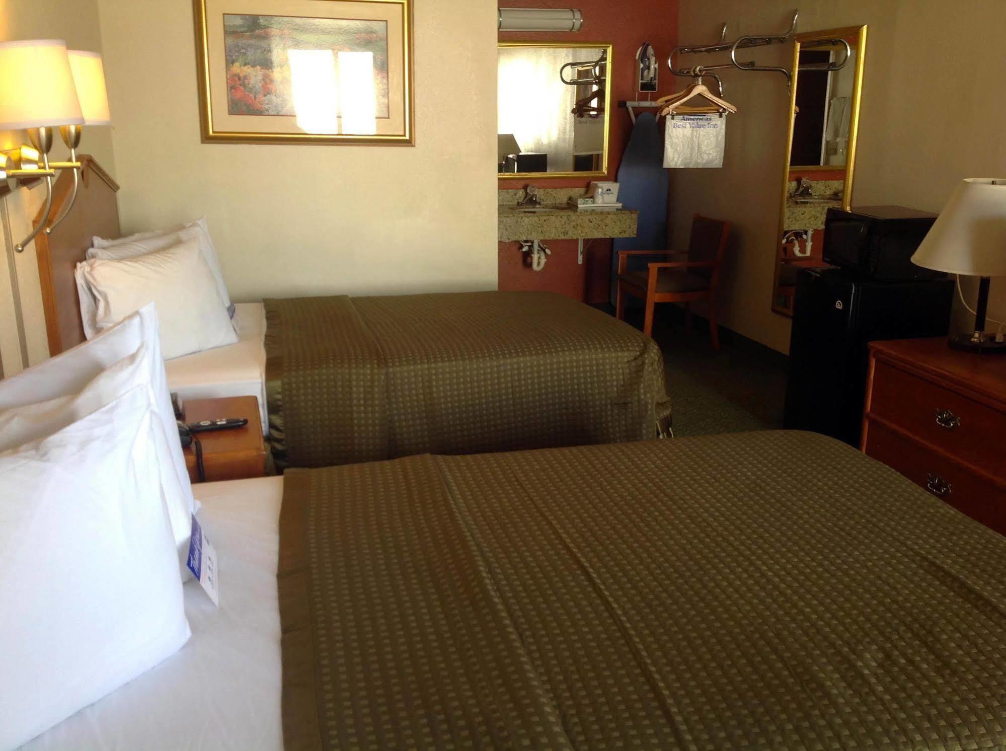 Oyo Hotel Tulsa International Airport Bagian luar foto
